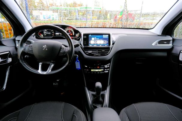 Peugeot 208 PureTech Allure 60 kW image number 11