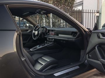 Car image 30