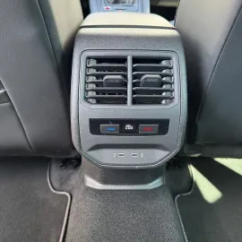 Car image 34