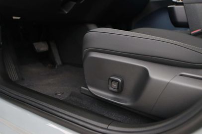 Car image 36