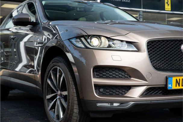 Jaguar F-Pace 20d AWD Portfolio 132 kW image number 7