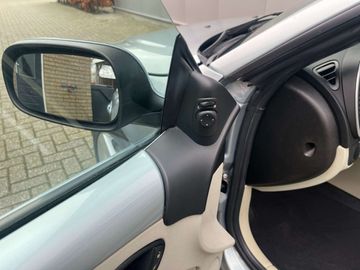 Car image 28