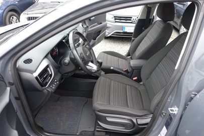 Car image 10