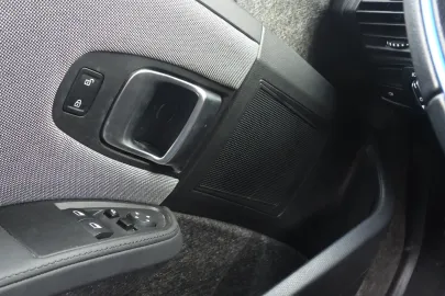 Car image 35