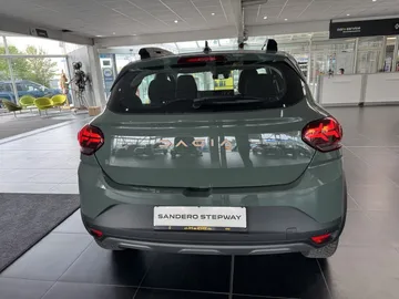 Car image 22