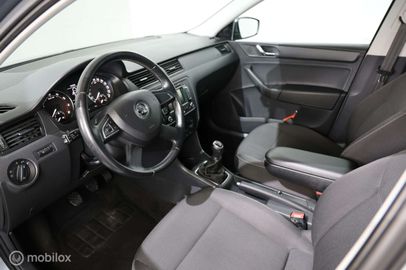 Car image 11