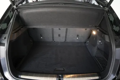 Car image 38