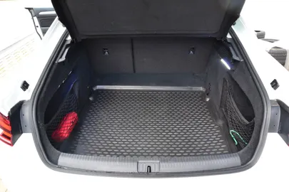 Car image 40