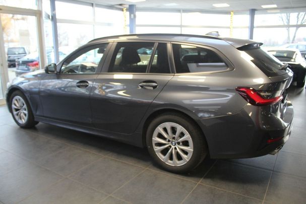 BMW 320d Touring xDrive Advantage 140 kW image number 5