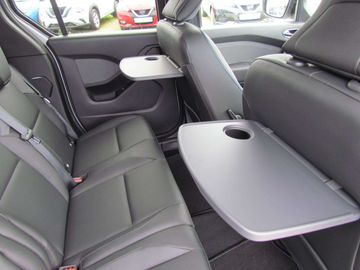 Car image 26