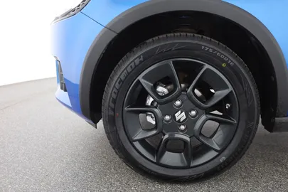 Car image 30