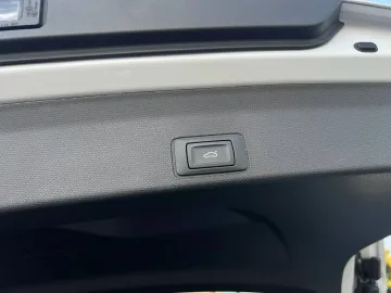 Car image 50