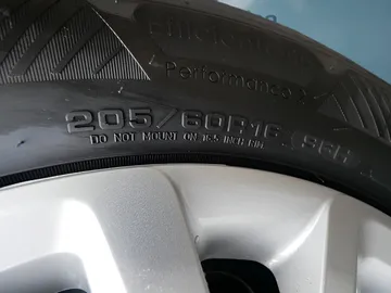 Car image 40