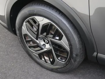 Car image 33