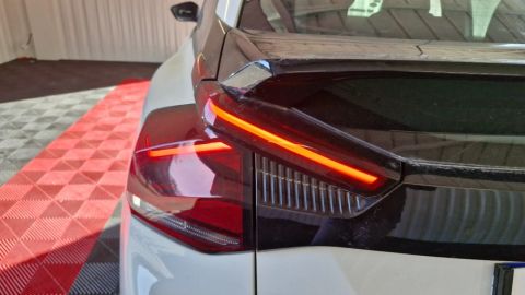 Car image 33