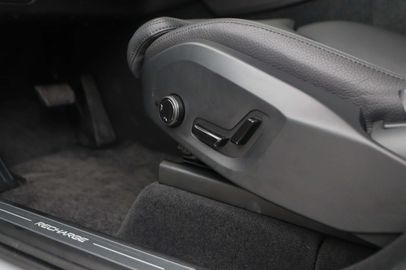 Car image 41