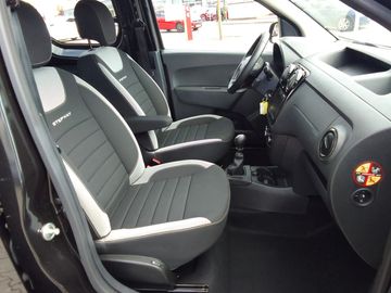 Car image 11