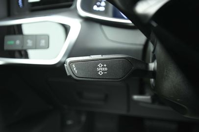 Car image 37