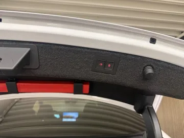 Car image 35