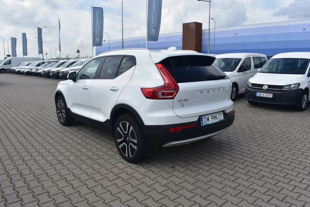 Volvo XC40 T3 Momentum 120 kW image number 7