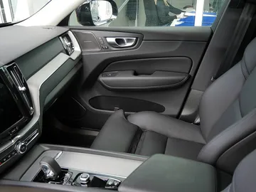 Car image 32