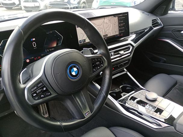 BMW 330 Touring e M 215 kW image number 8