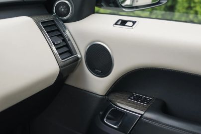 Car image 27