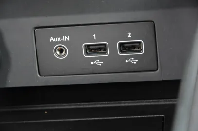 Car image 40