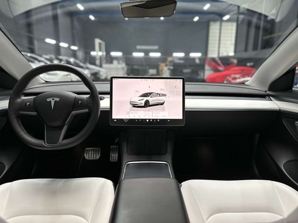 Tesla Model 3 Performance AWD 341 kW image number 14