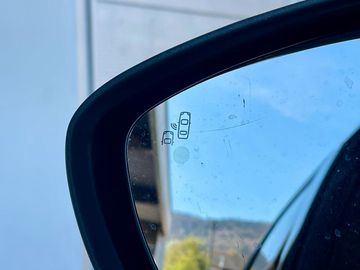 Car image 49
