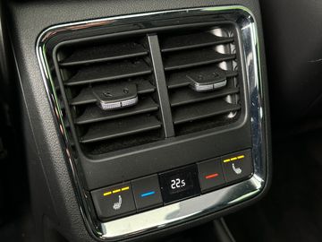 Car image 40