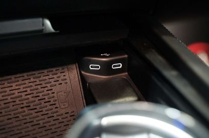 Car image 38