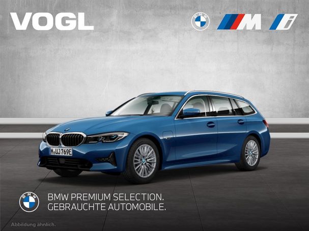 BMW 330e Touring 215 kW image number 1