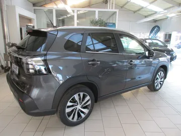 Car image 3