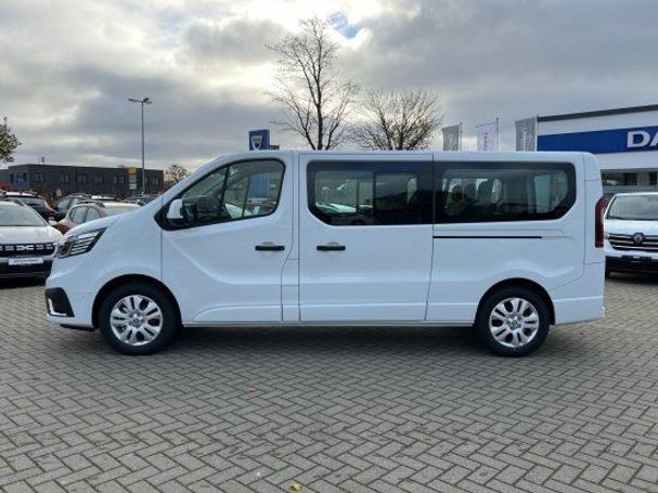 Renault Trafic Grand Combi dCi 170 EDC 125 kW image number 3