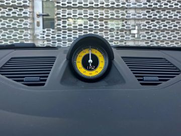 Car image 37