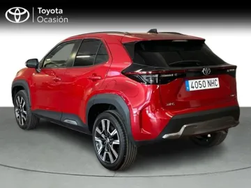 Car image 4