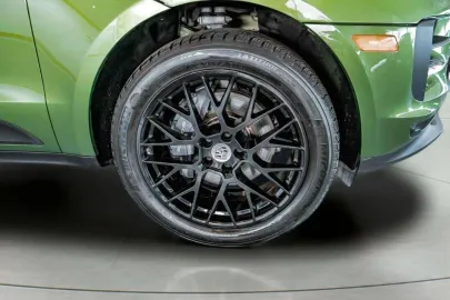 Car image 33