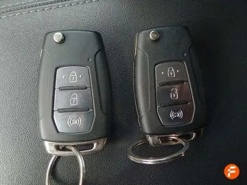 Car image 28