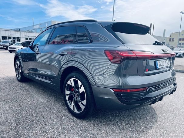 Audi Q8 55 quattro e-tron S-line 300 kW image number 4