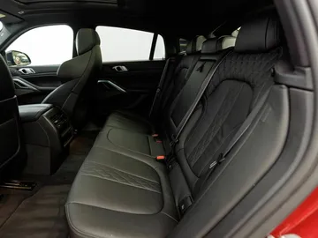Car image 28