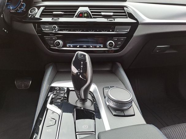 BMW 530 Touring xDrive 215 kW image number 15