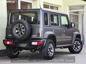 Car image 4