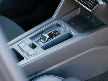 Car image 32