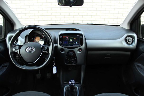 Toyota Aygo 53 kW image number 10