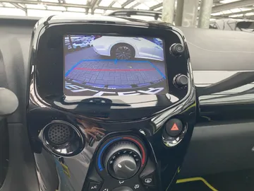 Car image 23