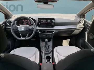 Car image 19