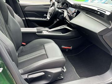 Car image 31