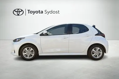 Car image 3
