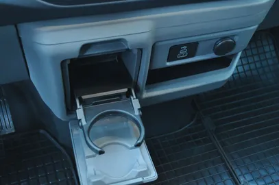 Car image 34